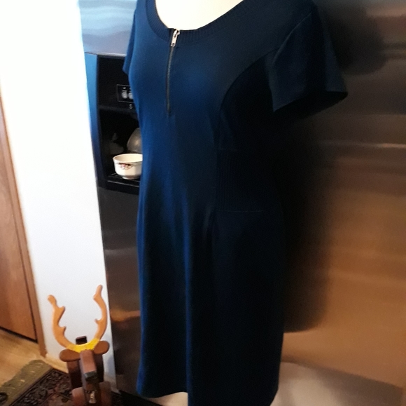 Spence  Dress. A122 - Picture 2 of 7